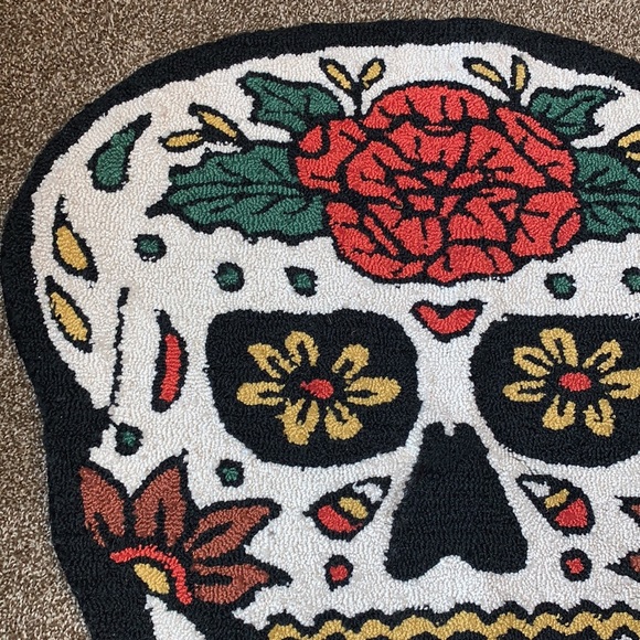 NWT SKULL HOOKED 100% POLYESTER THROW BATHROOM HOUSE RUG BLACK/COLORFUL 34”x34” - Picture 3 of 16